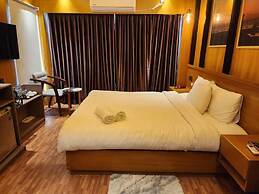 TUPTUP - Resto & Resort