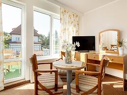 Holiday Studio, Breakfast Included