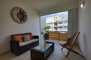 Spacious Condo with Gym & Pool Cancun