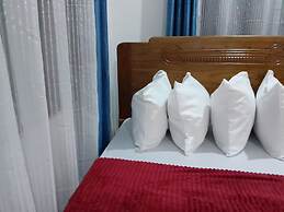 VALLEY BREEZE HOTEL