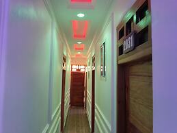 VALLEY BREEZE HOTEL