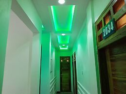 VALLEY BREEZE HOTEL