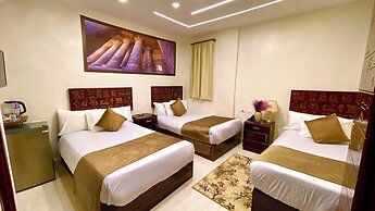 Nemes Pyramids View INN