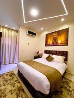 Nemes Pyramids View INN