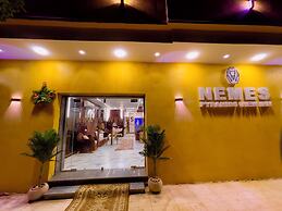 Nemes Pyramids View INN