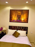 Nemes Pyramids View INN