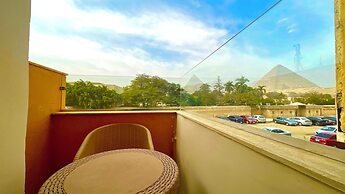 Nemes Pyramids View INN