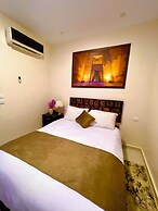 Nemes Pyramids View INN