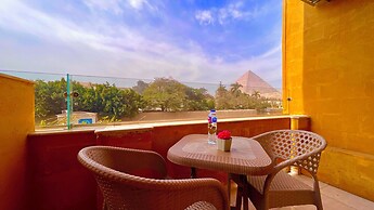 Nemes Pyramids View INN
