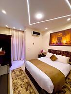 Nemes Pyramids View INN