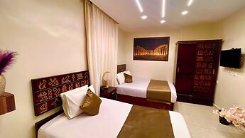 Nemes Pyramids View INN