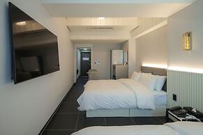 JC HOTEL