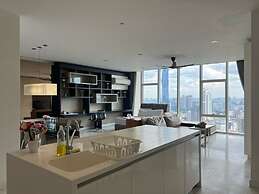 The Platinum Suites KLCC by Moonlight