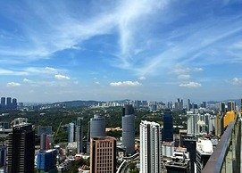 The Platinum Suites KLCC by Moonlight