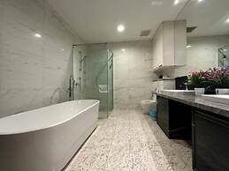 The Platinum Suites KLCC by Moonlight