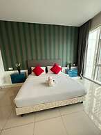 The Platinum Suites KLCC by Moonlight