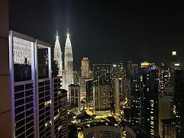 The Platinum Suites KLCC by Moonlight