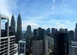 The Platinum Suites KLCC by Moonlight