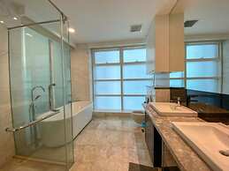 The Platinum Suites KLCC by Moonlight