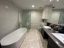 The Platinum Suites KLCC by Moonlight