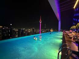 The Platinum Suites KLCC by Moonlight