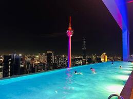 The Platinum Suites KLCC by Moonlight