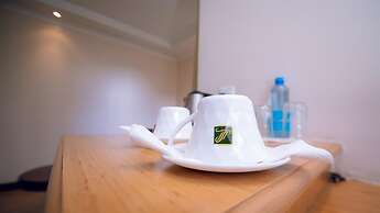 LONGVIEW LUXURY RESORT