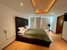 Venator House Boutique