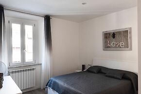 Zezio 44 in Como With 2 Bedrooms and 1 Bathrooms