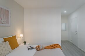 Zezio 44 in Como With 2 Bedrooms and 1 Bathrooms