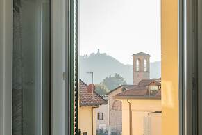 Zezio 44 in Como With 2 Bedrooms and 1 Bathrooms