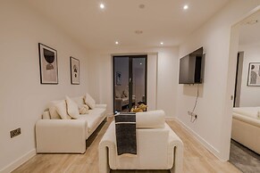Bianco Suite 2BR With City Views