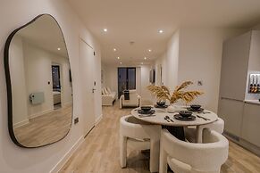Bianco Suite 2BR With City Views
