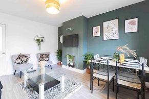 House-sleeps7-parking-garden-petfriendly