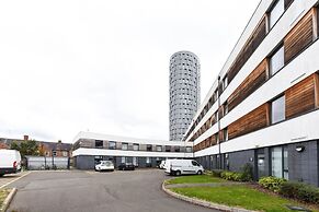 Chic Studios at The Summit - Campus Accommodation