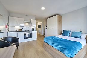 Chic Studios at The Summit - Campus Accommodation