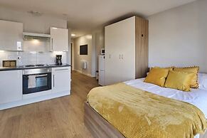 Chic Studios at The Summit - Campus Accommodation