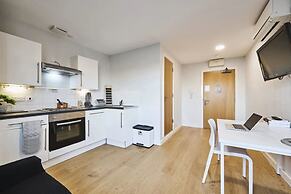 Chic Studios at The Summit - Campus Accommodation