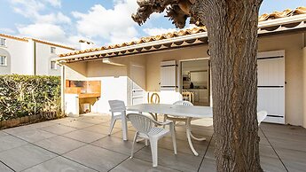 Stylish Coastal Hideaway, Agde