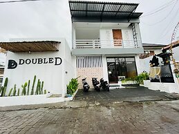 Double D Guesthouse and Villa