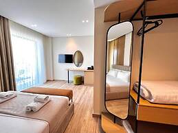 Avenue Hotel