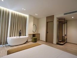 Avenue Hotel
