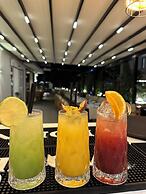 Avenue Hotel