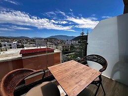Avenue Hotel