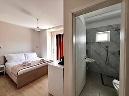 Avenue Hotel