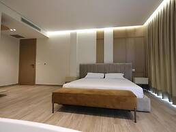 Avenue Hotel
