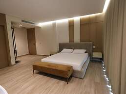Avenue Hotel