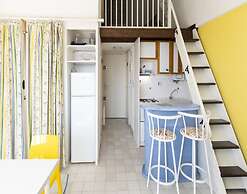 A Bright Beachside Escap
