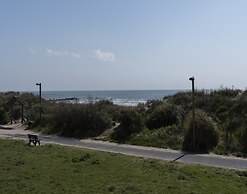 A Bright Beachside Escap