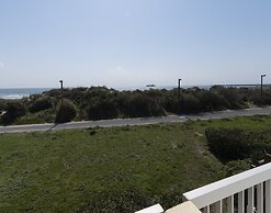 A Bright Beachside Escap